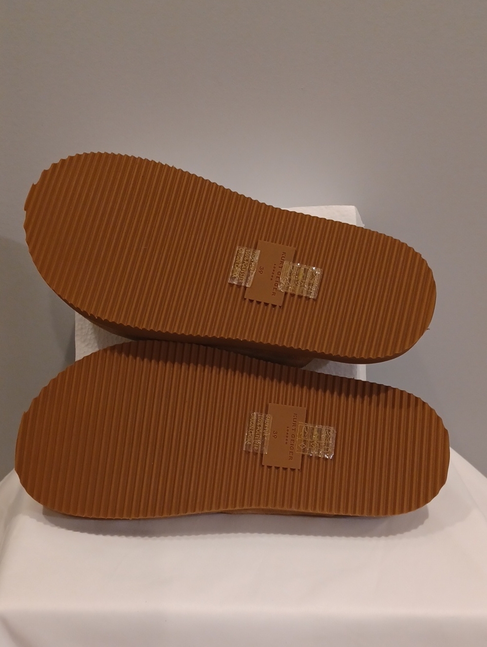 Kurt Geiger Tan Suede Buckle Mules - Picture 4 of 7